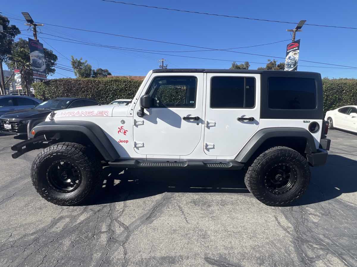 2013 Jeep Wrangler Unlimited Sport photo 2