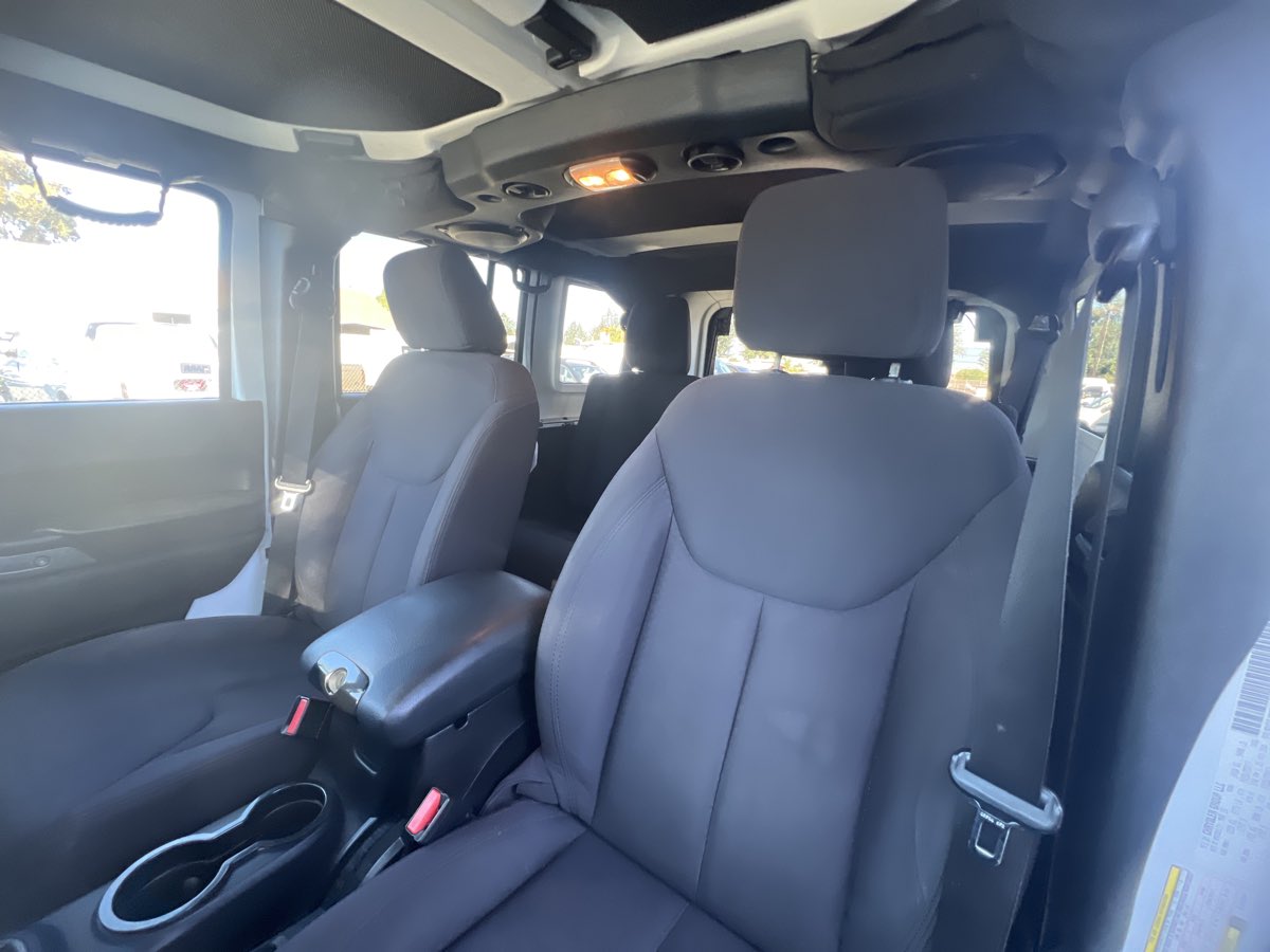 2013 Jeep Wrangler Unlimited Sport - Photo 11