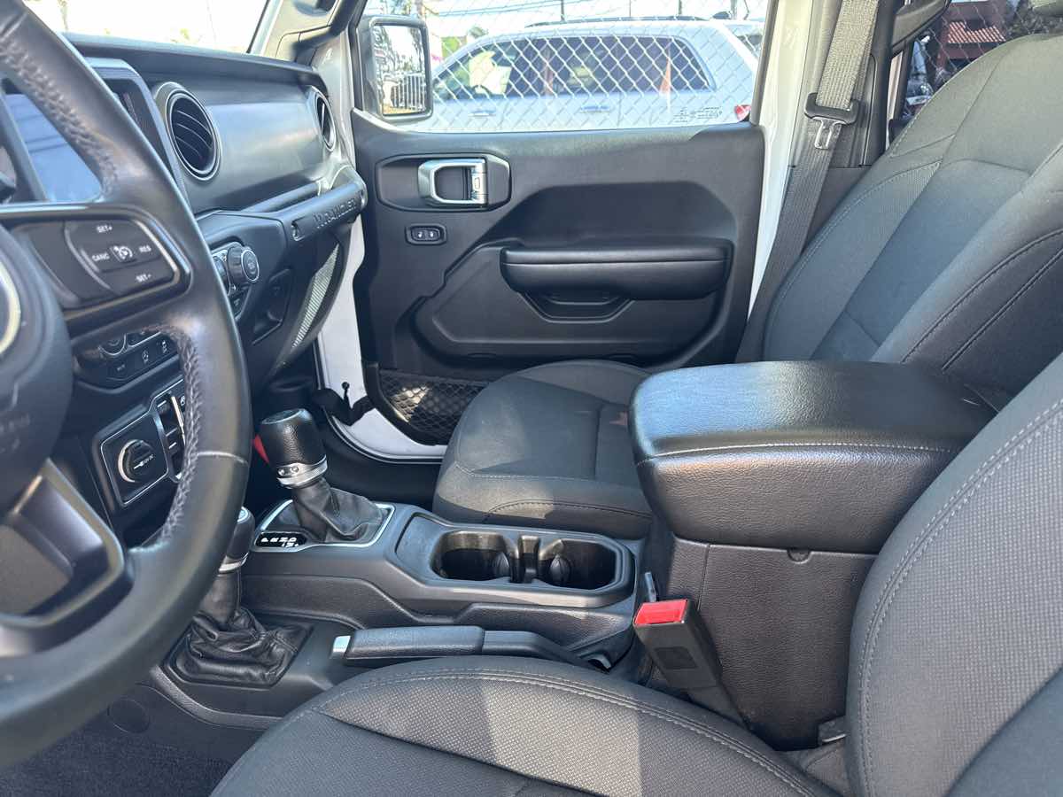 2013 Jeep Wrangler Unlimited Sport - Photo 24