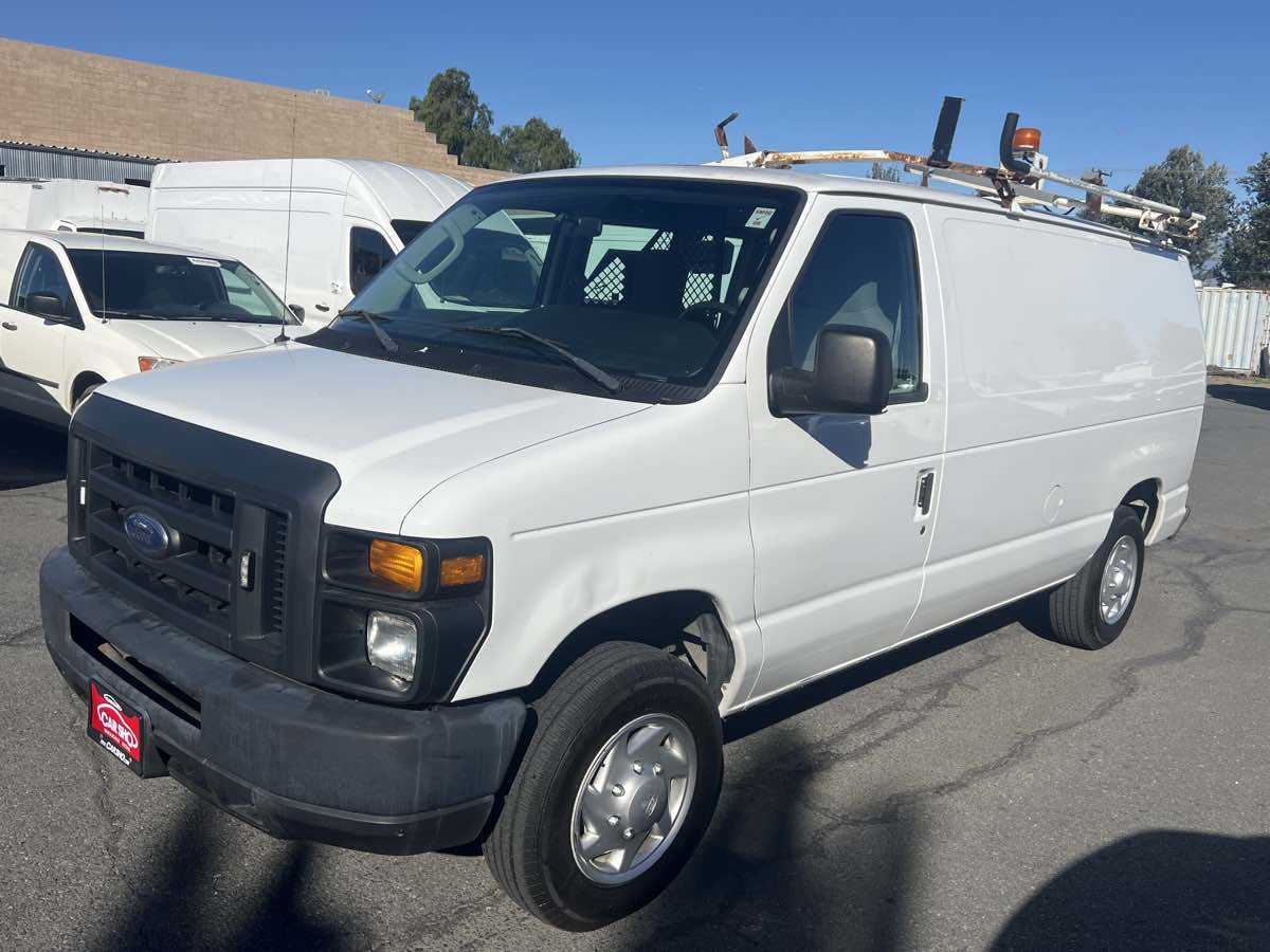 2013 Ford E-150 photo 2