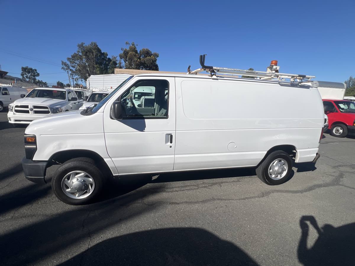 2013 Ford E-150 photo 3