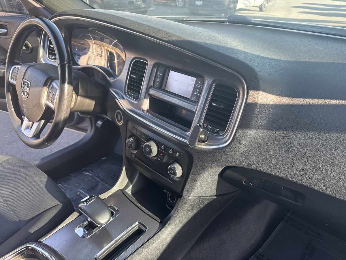 Dodge Charger photo 9