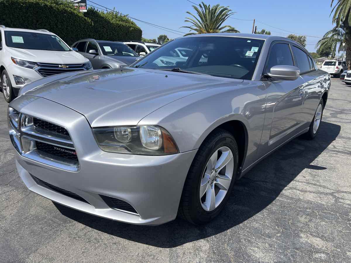 Dodge Charger photo 2