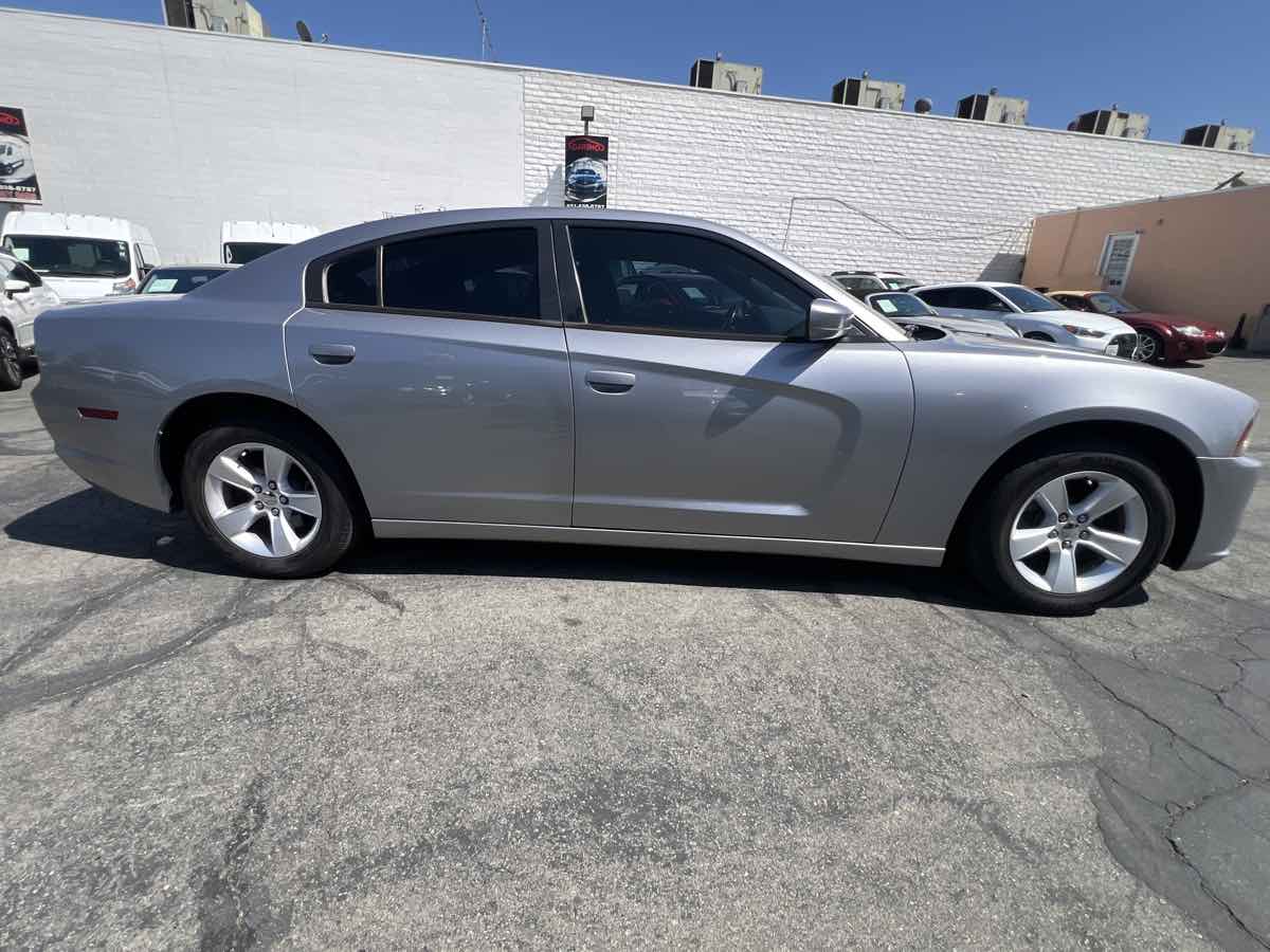 Dodge Charger photo 4