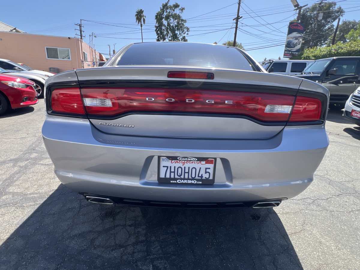 Dodge Charger photo 6