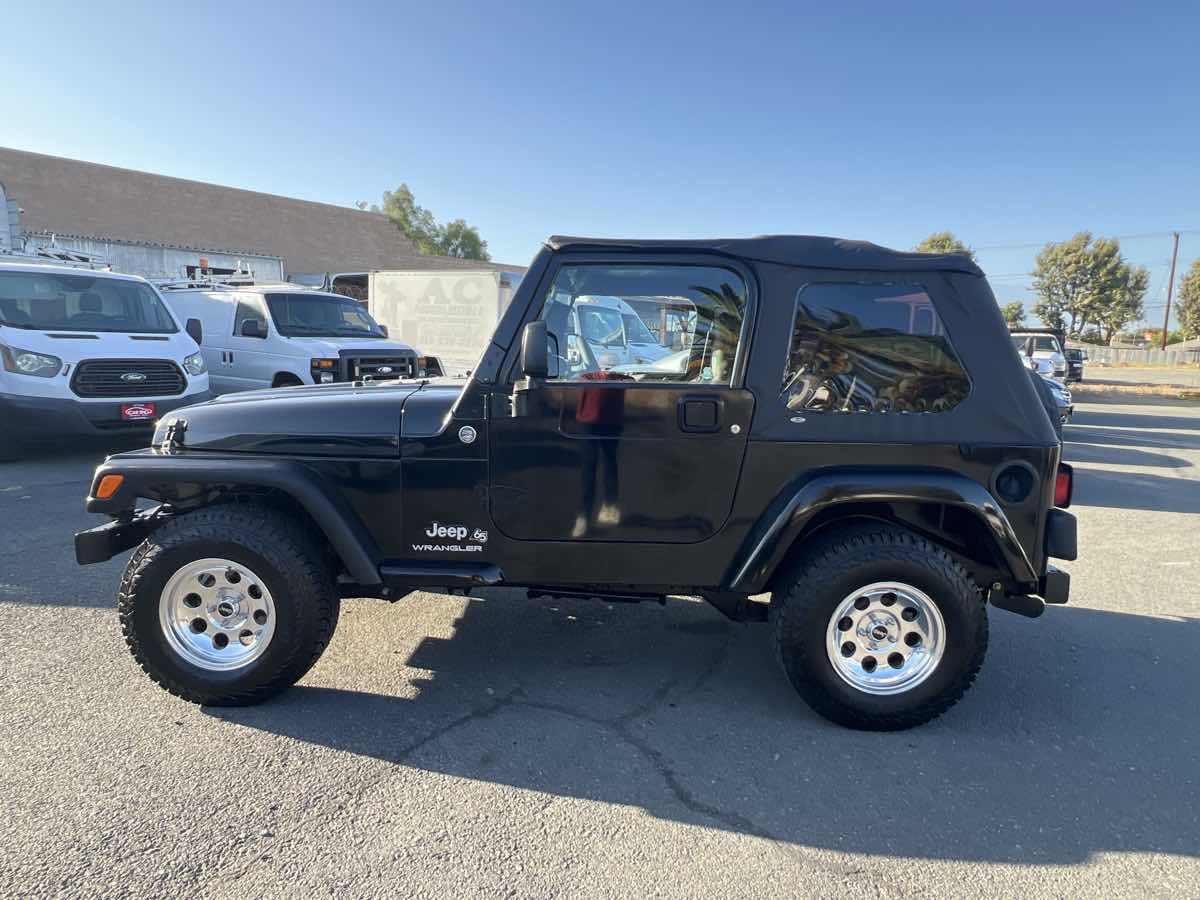 Jeep Wrangler photo 6
