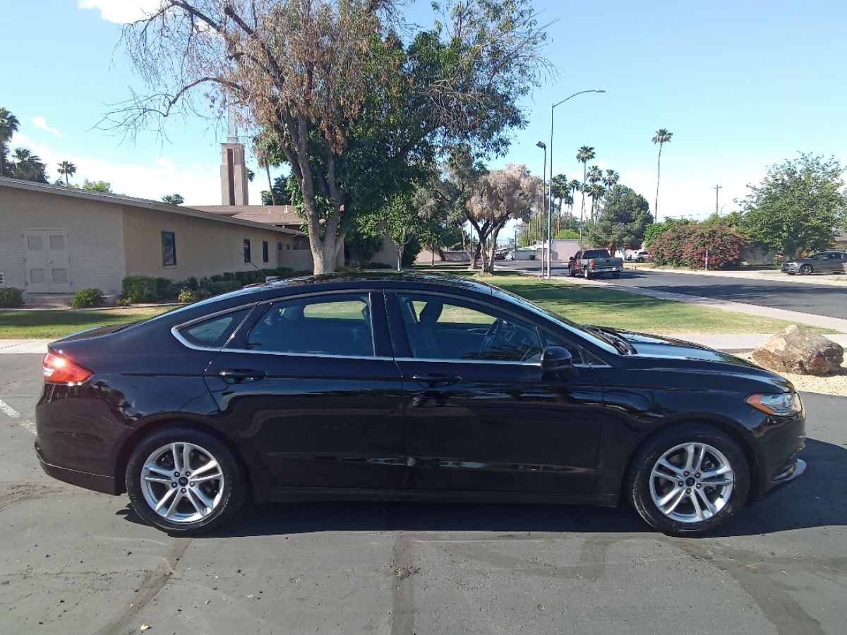 2018 Ford Fusion SE photo 3