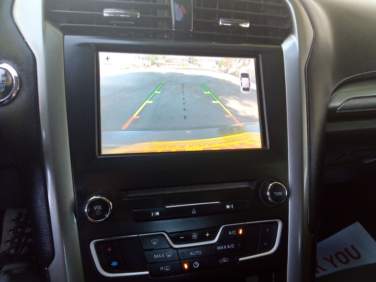 2018 Ford Fusion SE photo 4