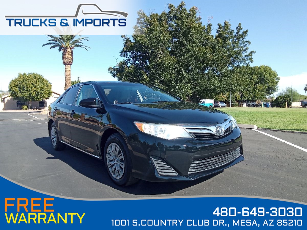 2014 Toyota Camry LE Clean Carfax Bluetooth Backup Cam 35 MPG!