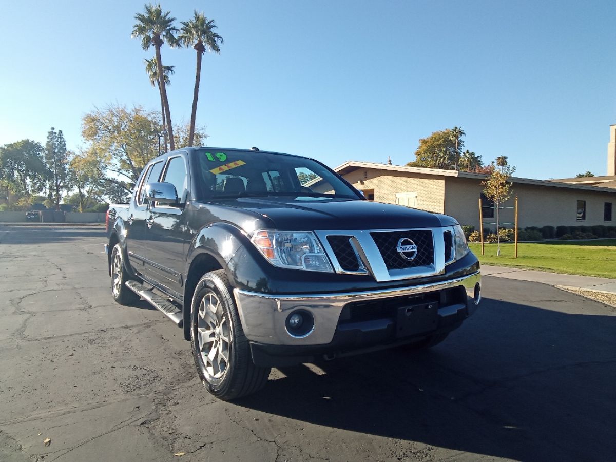 2019 Nissan Frontier SL V6! Leather Backup  ONLY 59K miles! 4x4!