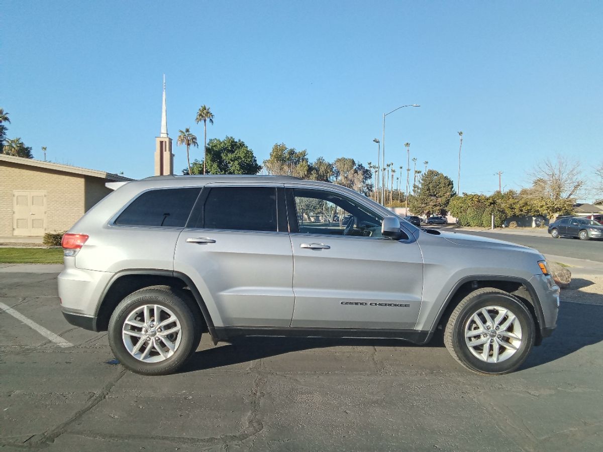 2017 Jeep Grand Cherokee Laredo V6 3.6! ParkView Backup Cam Bluetooth Got 3