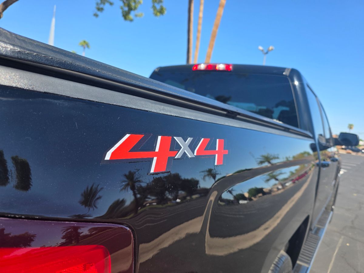 2018 Chevrolet Silverado 1500 LT photo 4