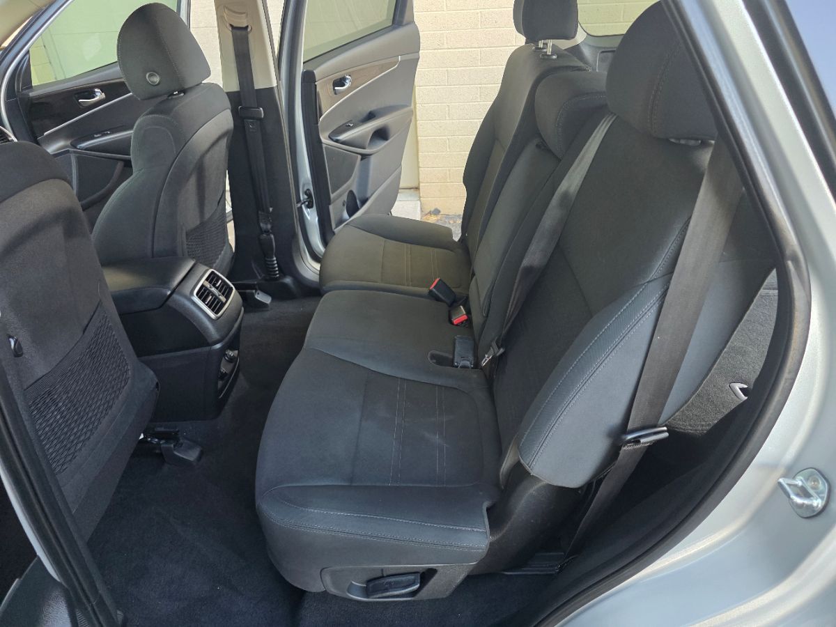 2020 Kia Sorento S V6 photo 18