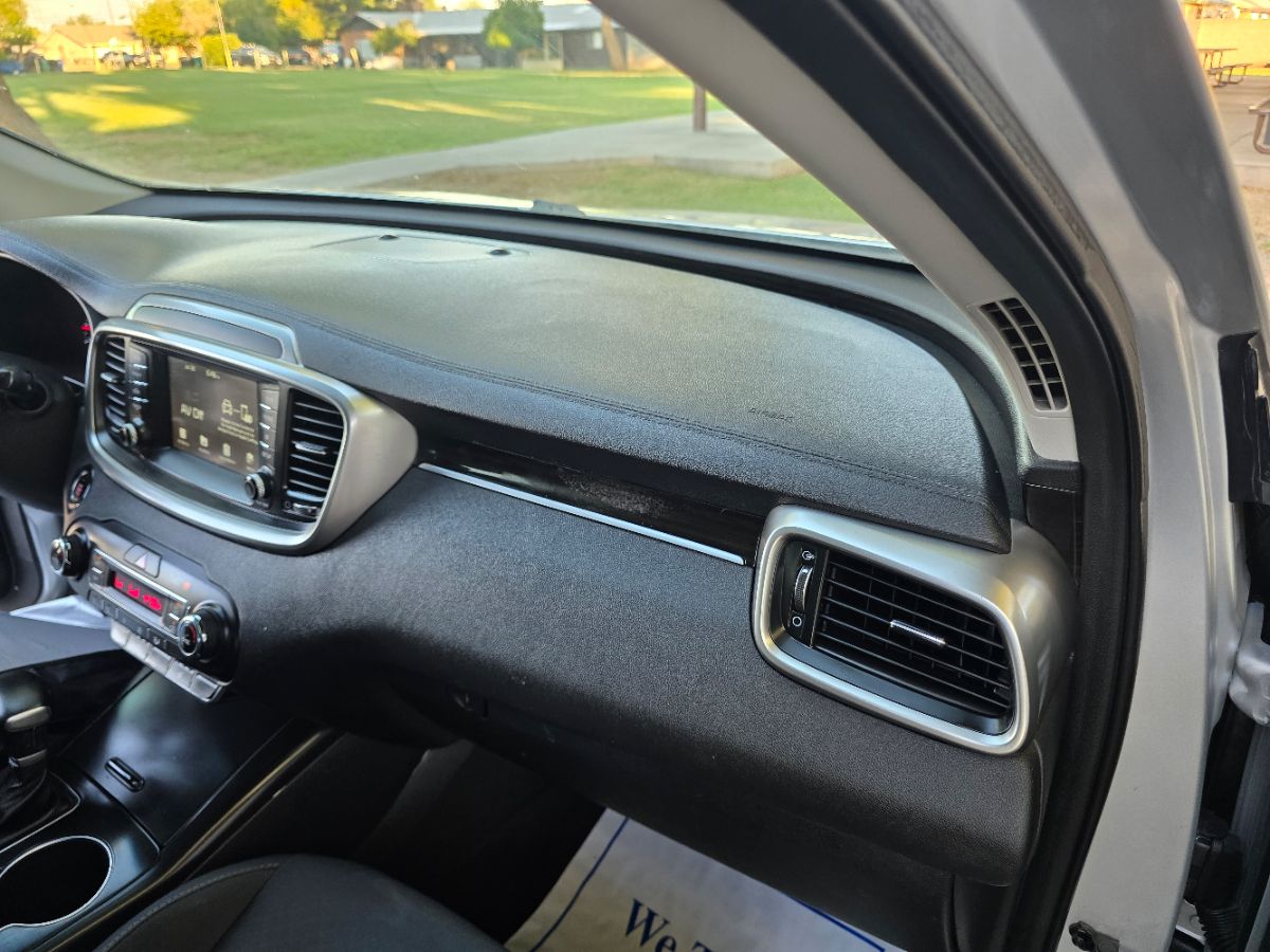 2020 Kia Sorento S V6 photo 34