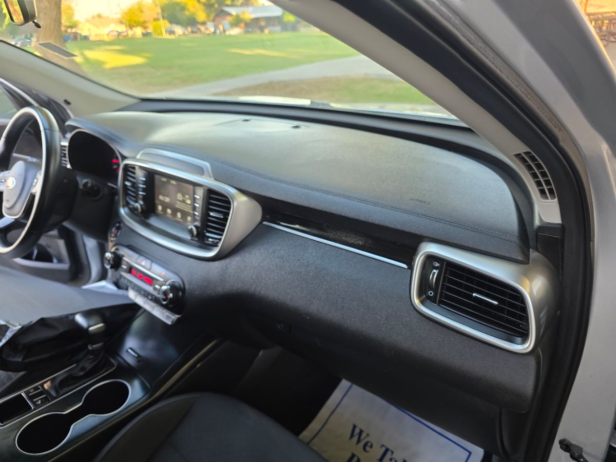 2020 Kia Sorento S V6 photo 35