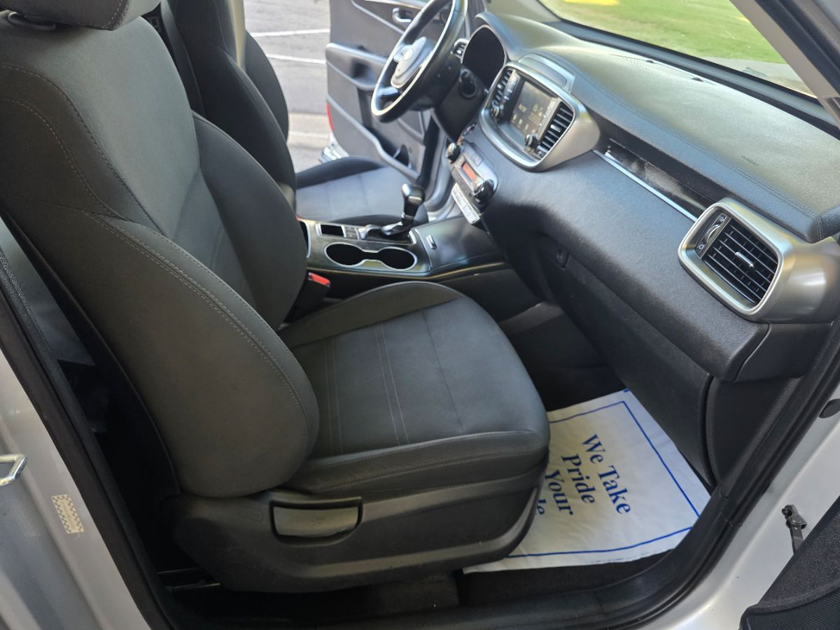 2020 Kia Sorento S V6 photo 44