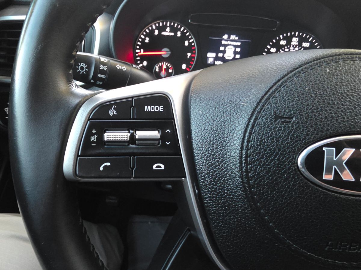 2020 Kia Sorento S V6 photo 48