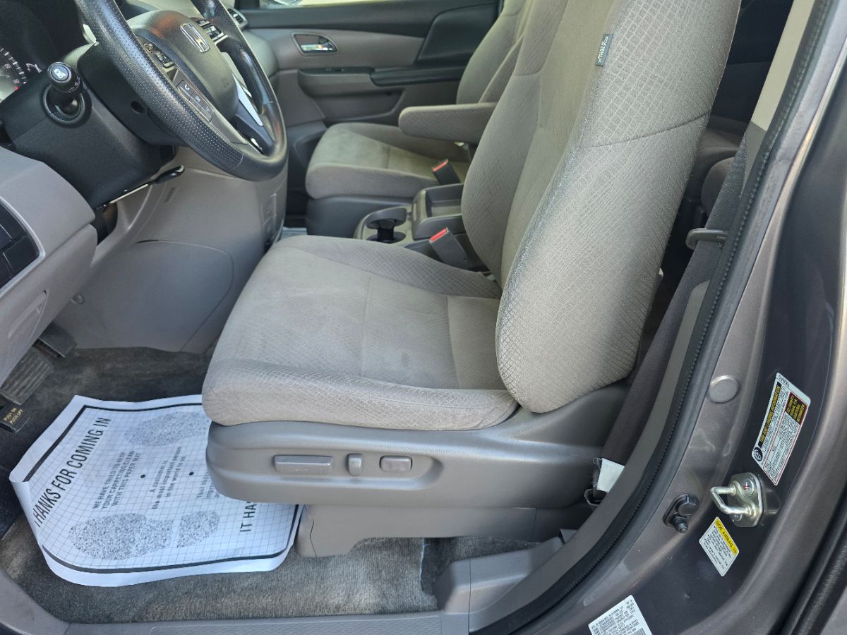 2015 Honda Odyssey EX photo 18