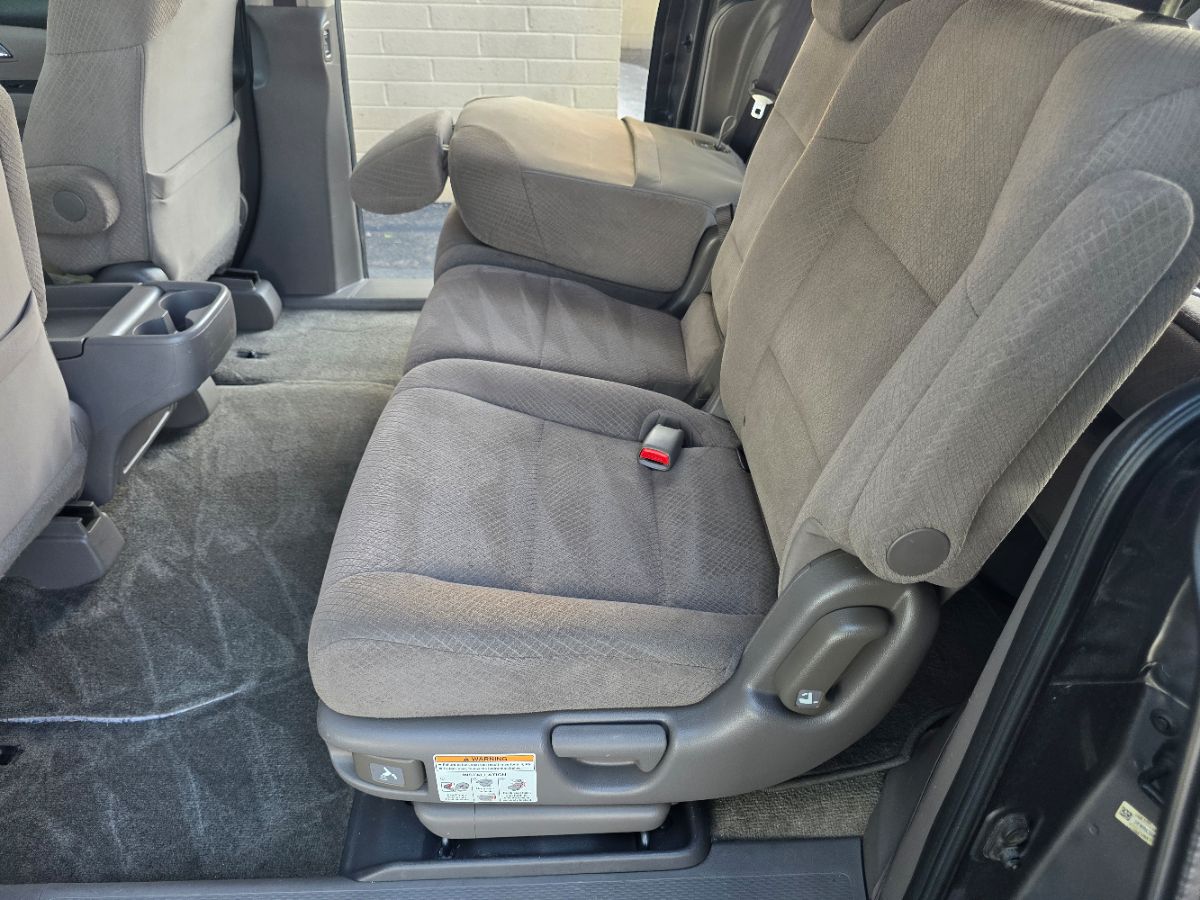 2015 Honda Odyssey EX photo 40