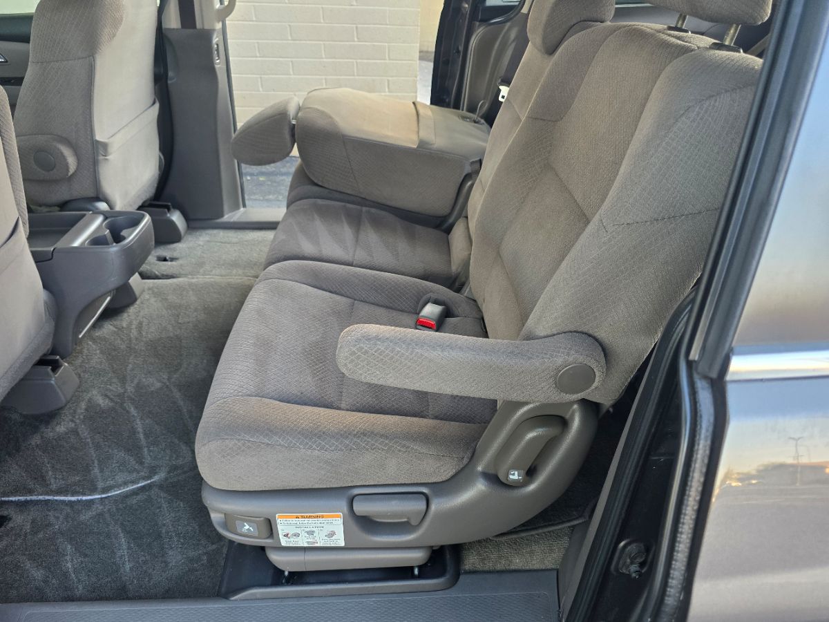 2015 Honda Odyssey EX photo 44