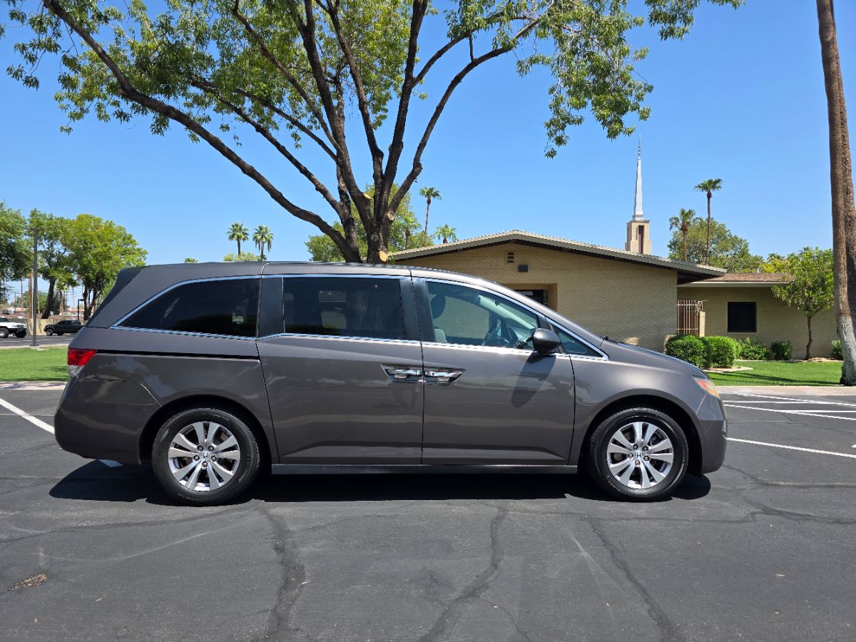 2015 Honda Odyssey EX photo 3