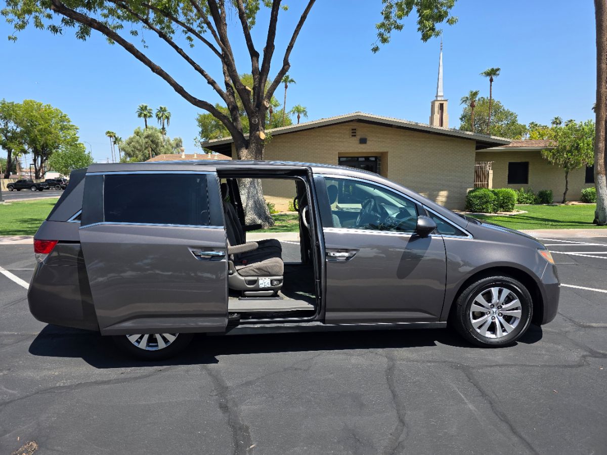 2015 Honda Odyssey EX photo 5