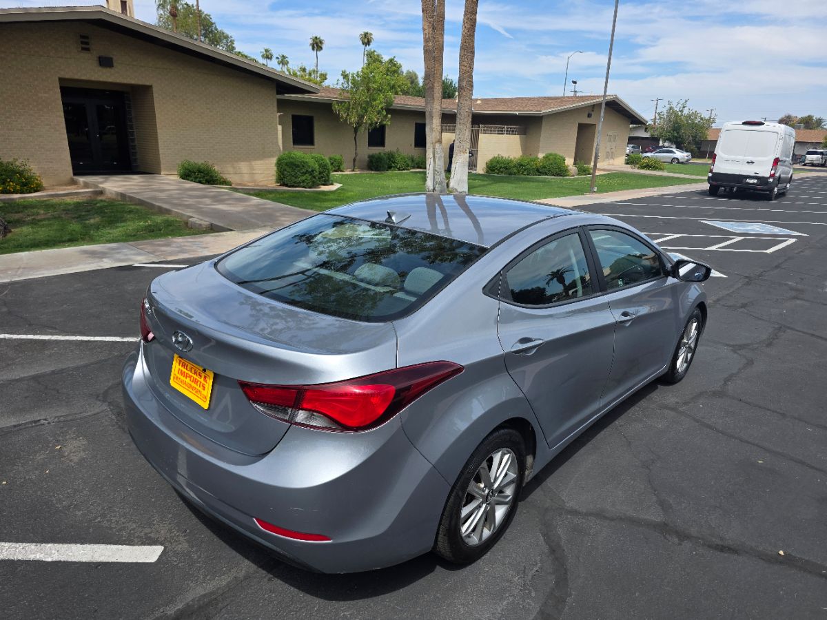 2016 Hyundai Elantra SE photo 2