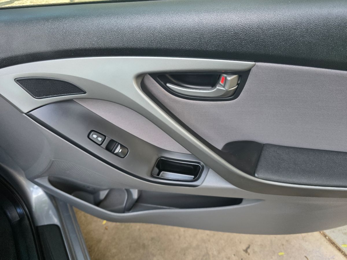 2016 Hyundai Elantra SE photo 9
