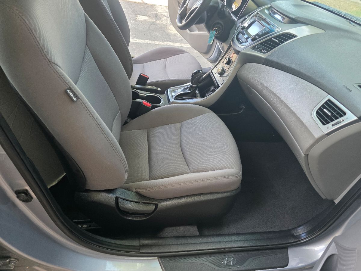 2016 Hyundai Elantra SE photo 10