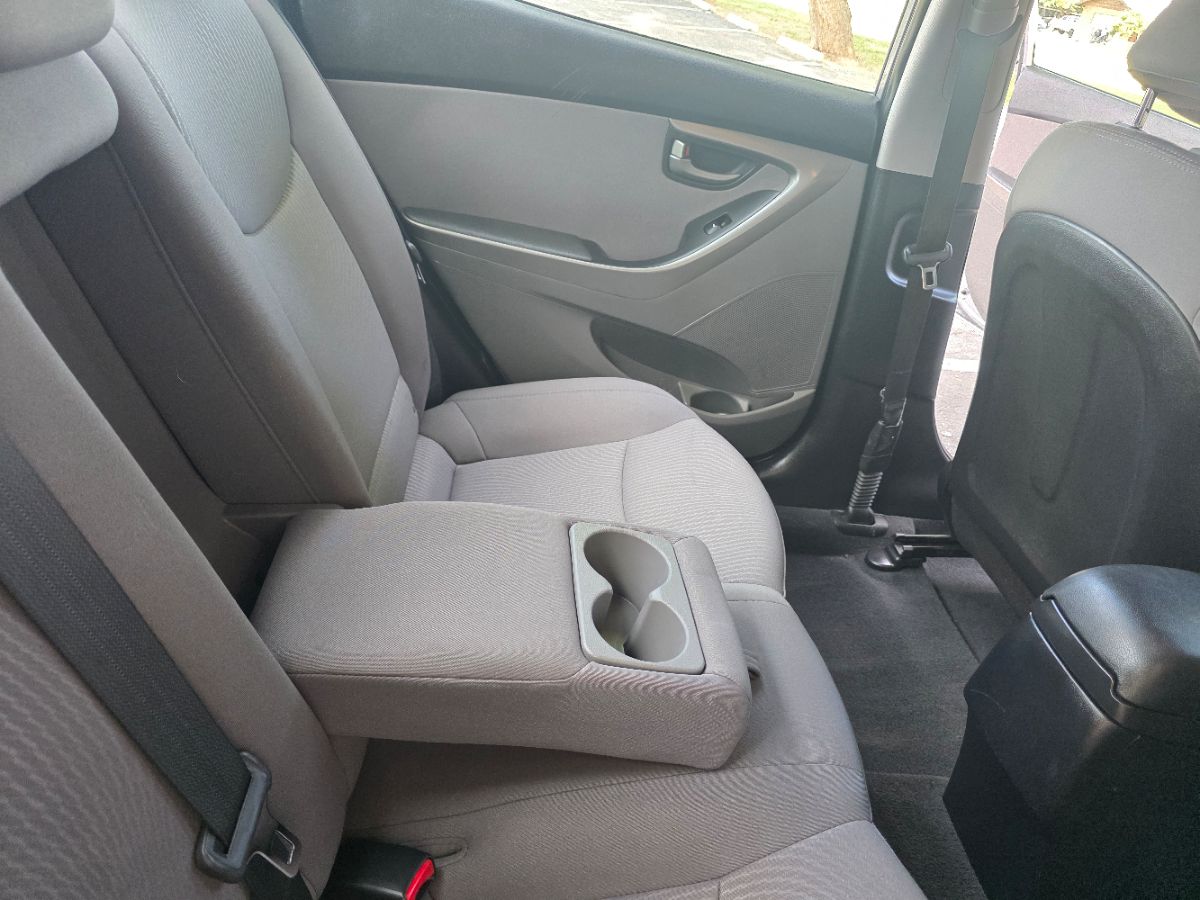 2016 Hyundai Elantra SE photo 15