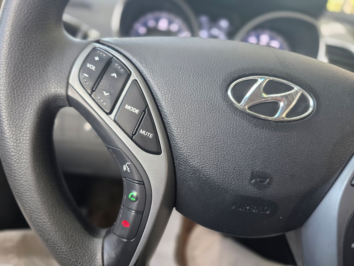 2016 Hyundai Elantra SE photo 24