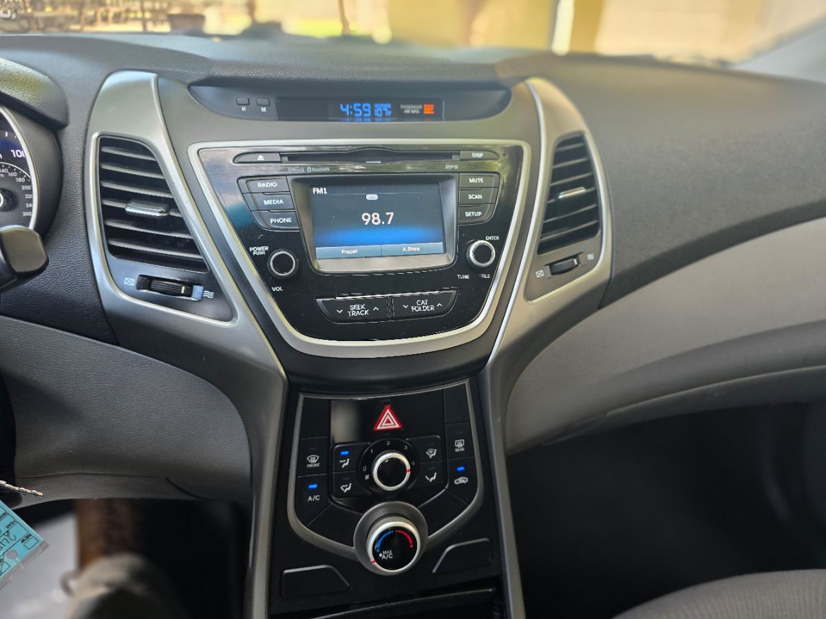 2016 Hyundai Elantra SE photo 26