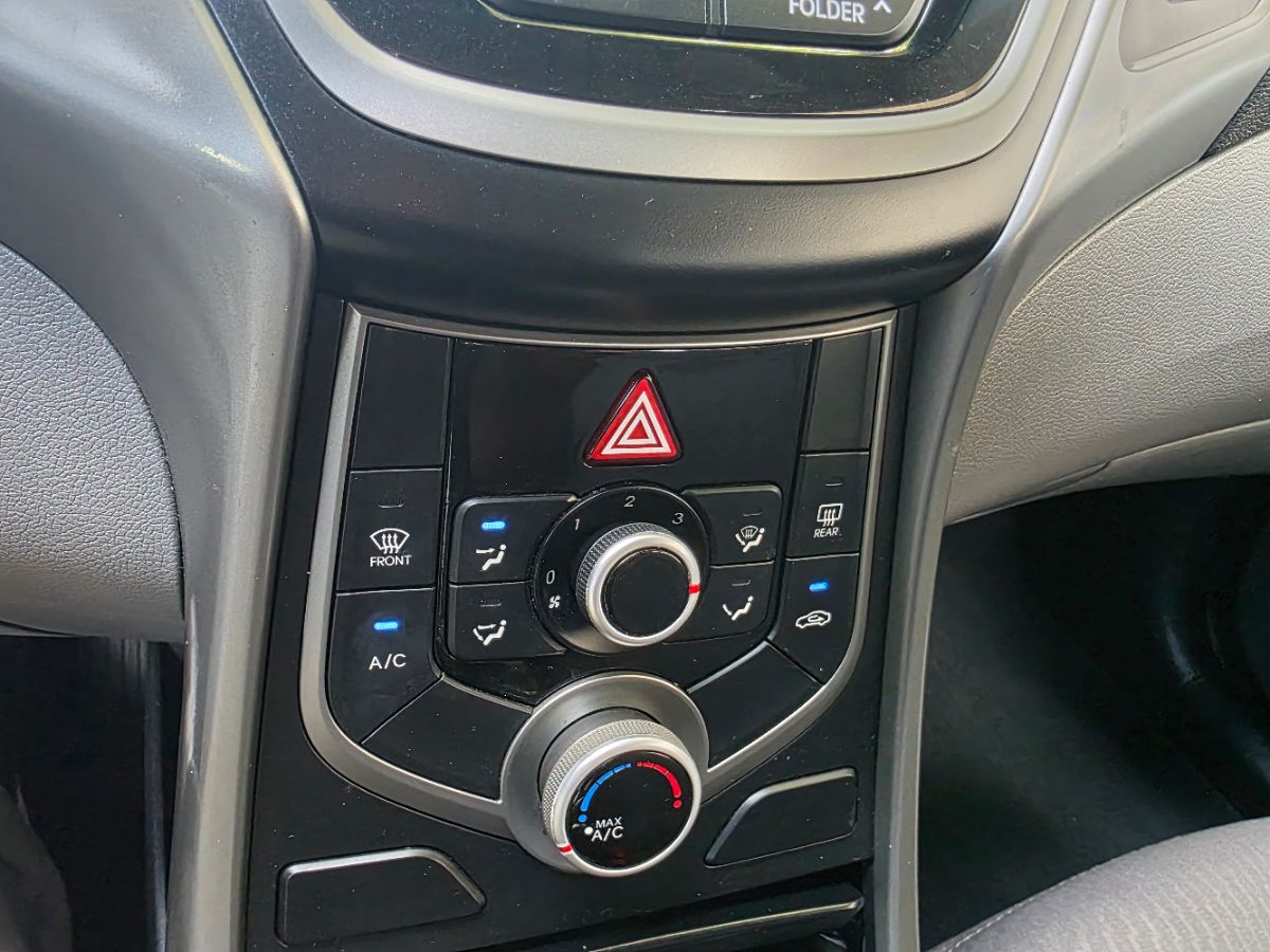 2016 Hyundai Elantra SE photo 33