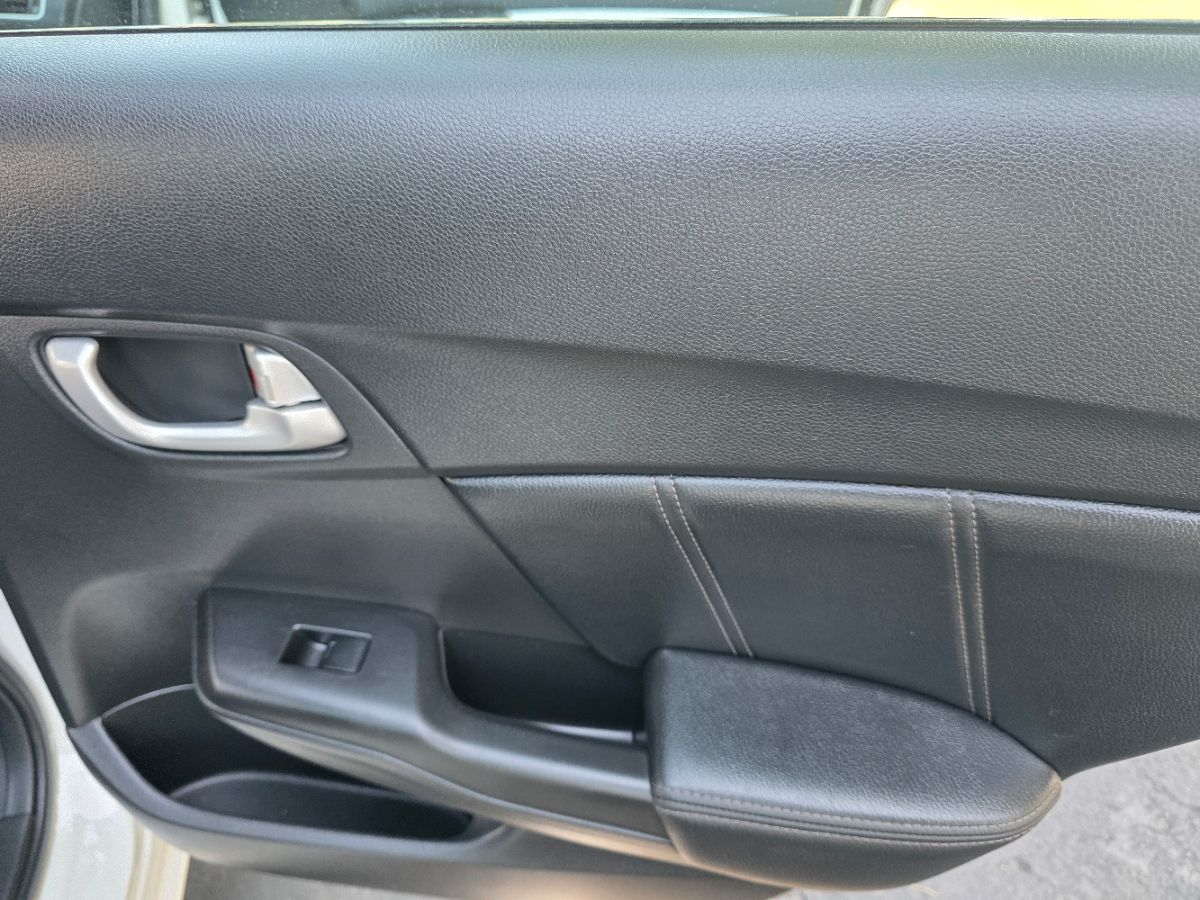 2015 Honda Civic EX-L photo 32