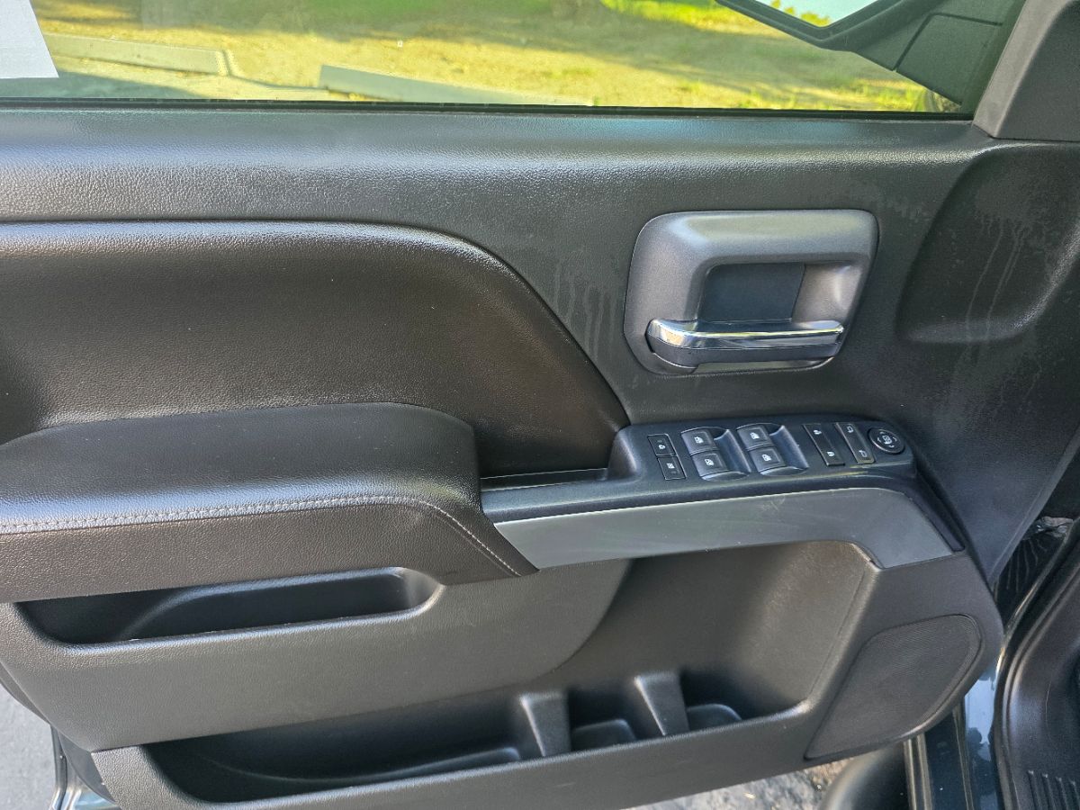 2017 Chevrolet Silverado 1500 LT photo 15