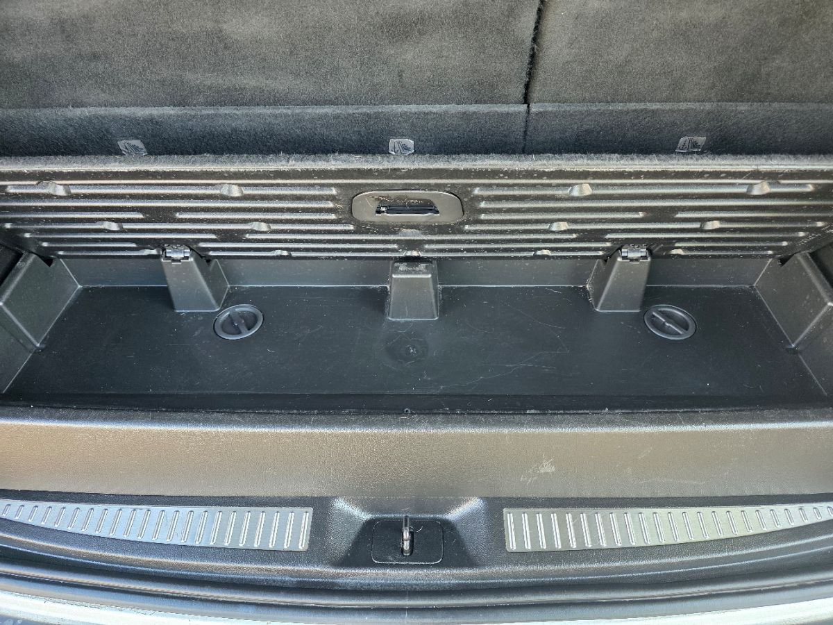 2018 Chevrolet Tahoe LT photo 36