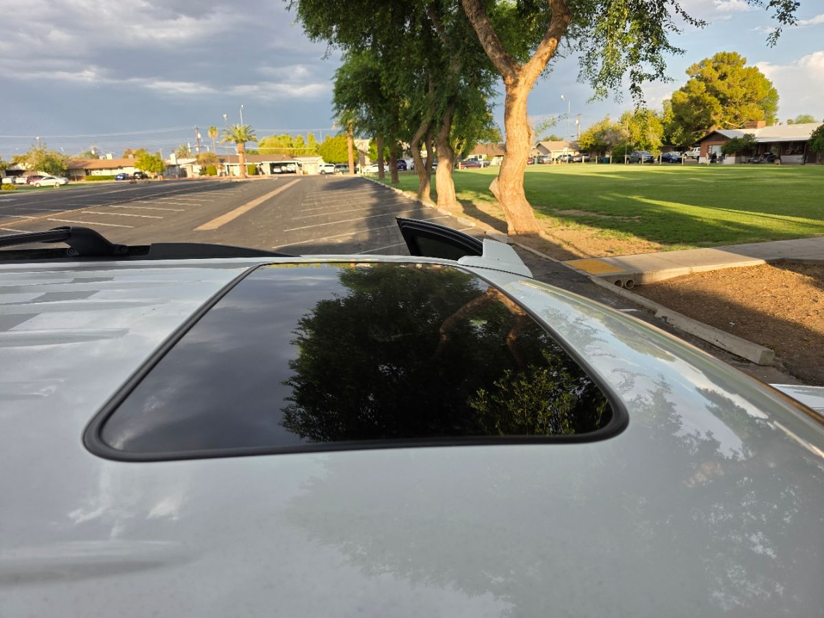 2018 Chevrolet Tahoe LT photo 2