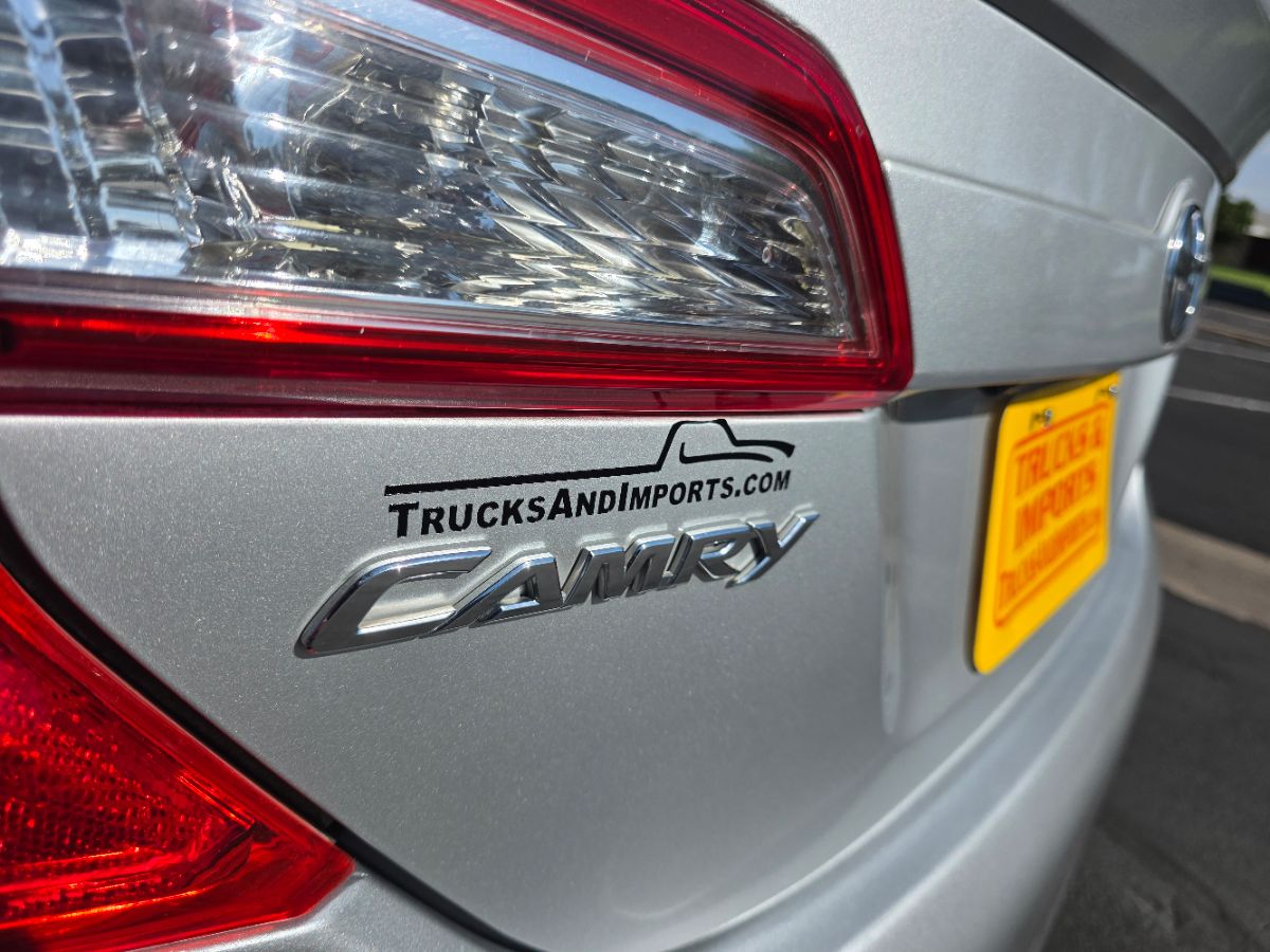 2014 Toyota Camry SE photo 5