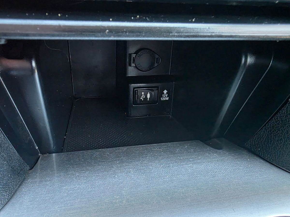 2014 Toyota Camry SE photo 14