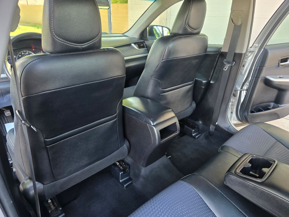 2014 Toyota Camry SE photo 28