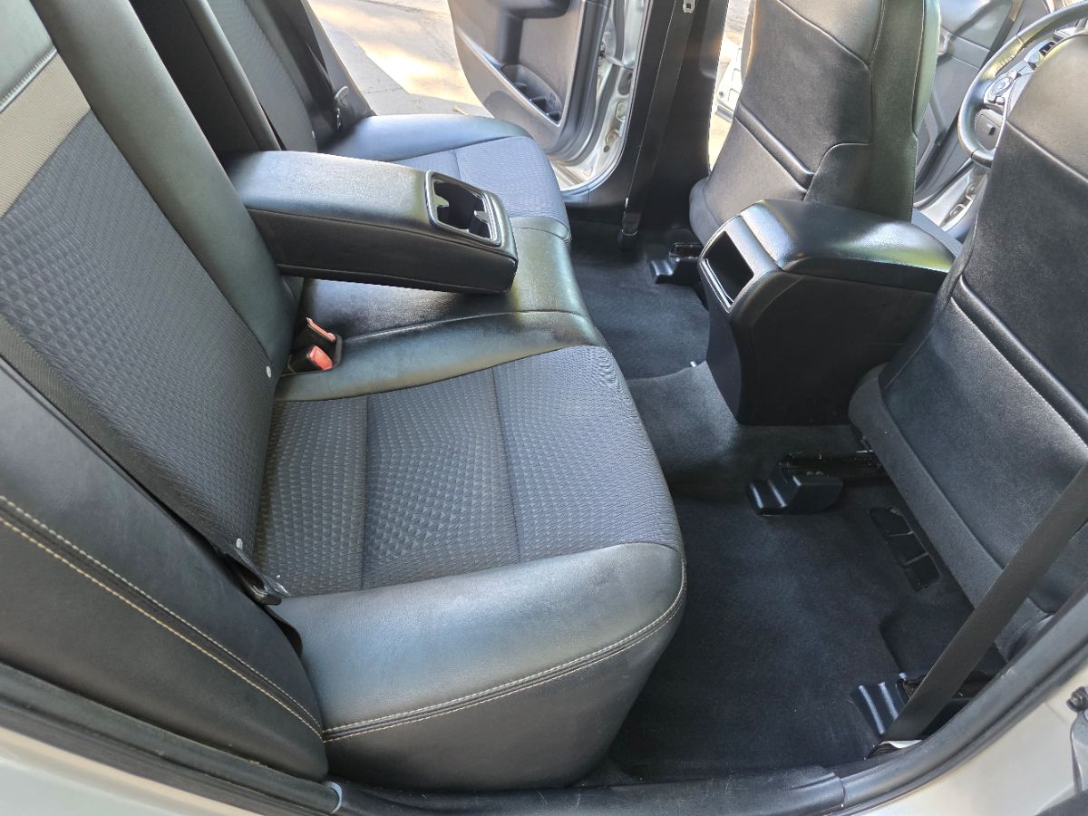 2014 Toyota Camry SE photo 30