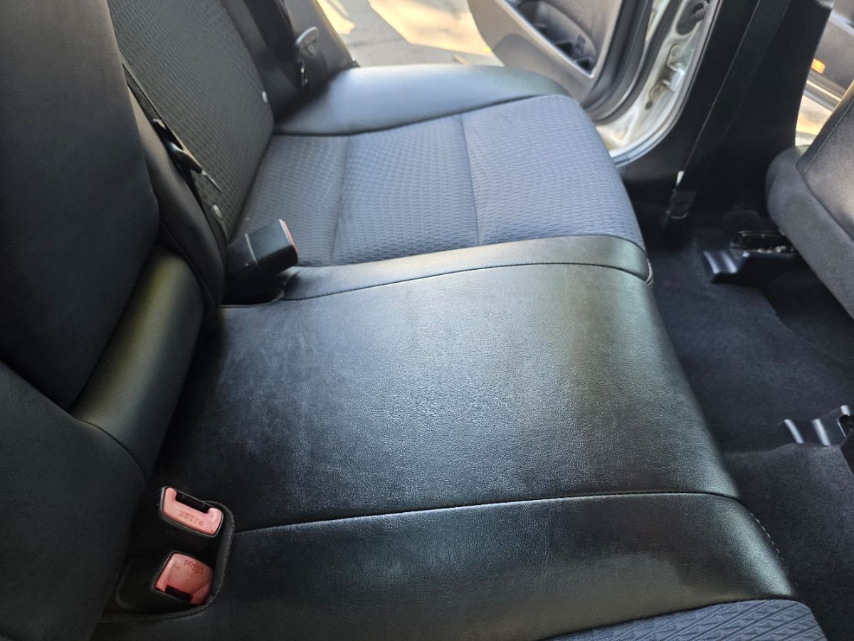 2014 Toyota Camry SE photo 35