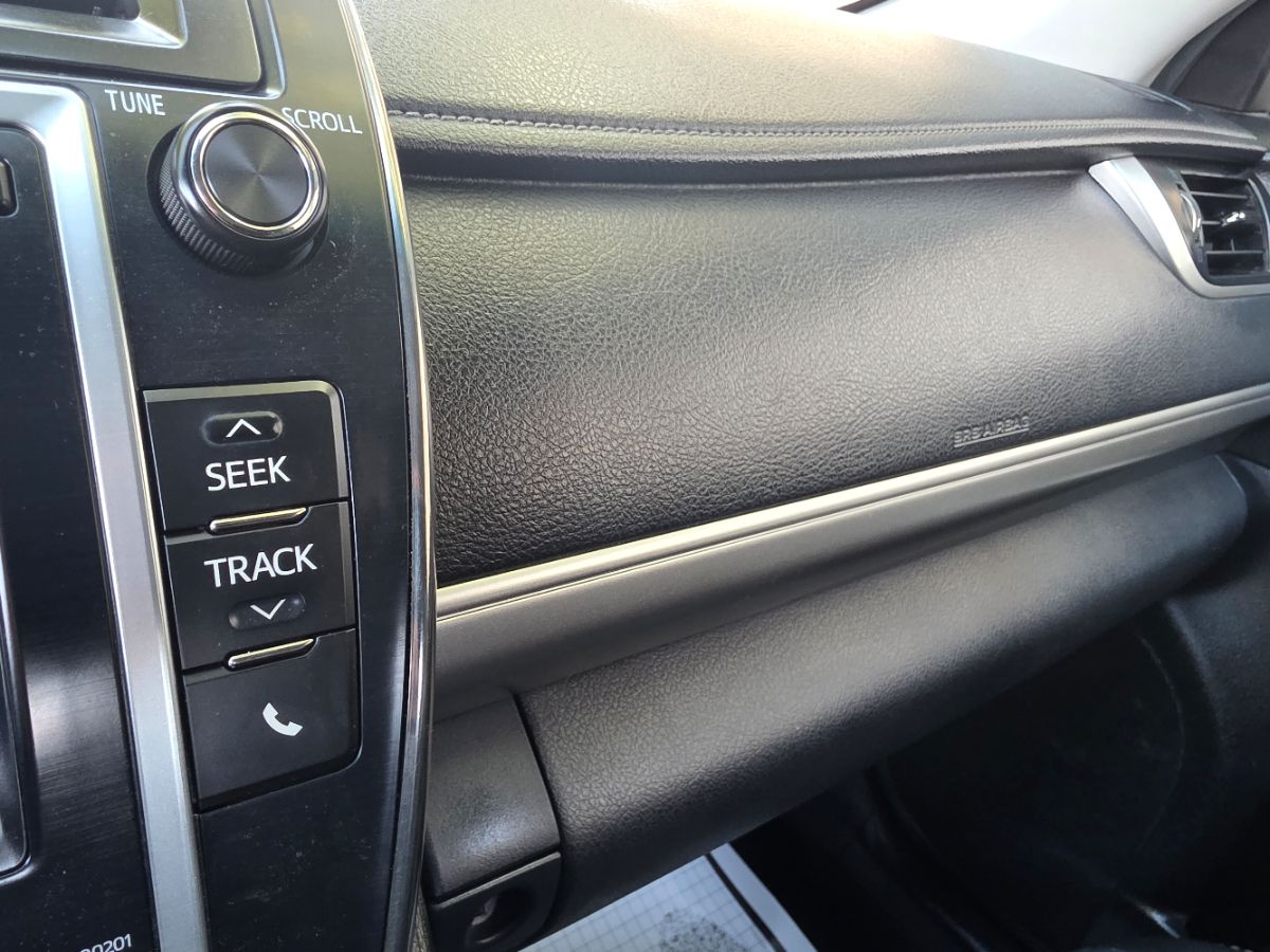 2014 Toyota Camry SE photo 38