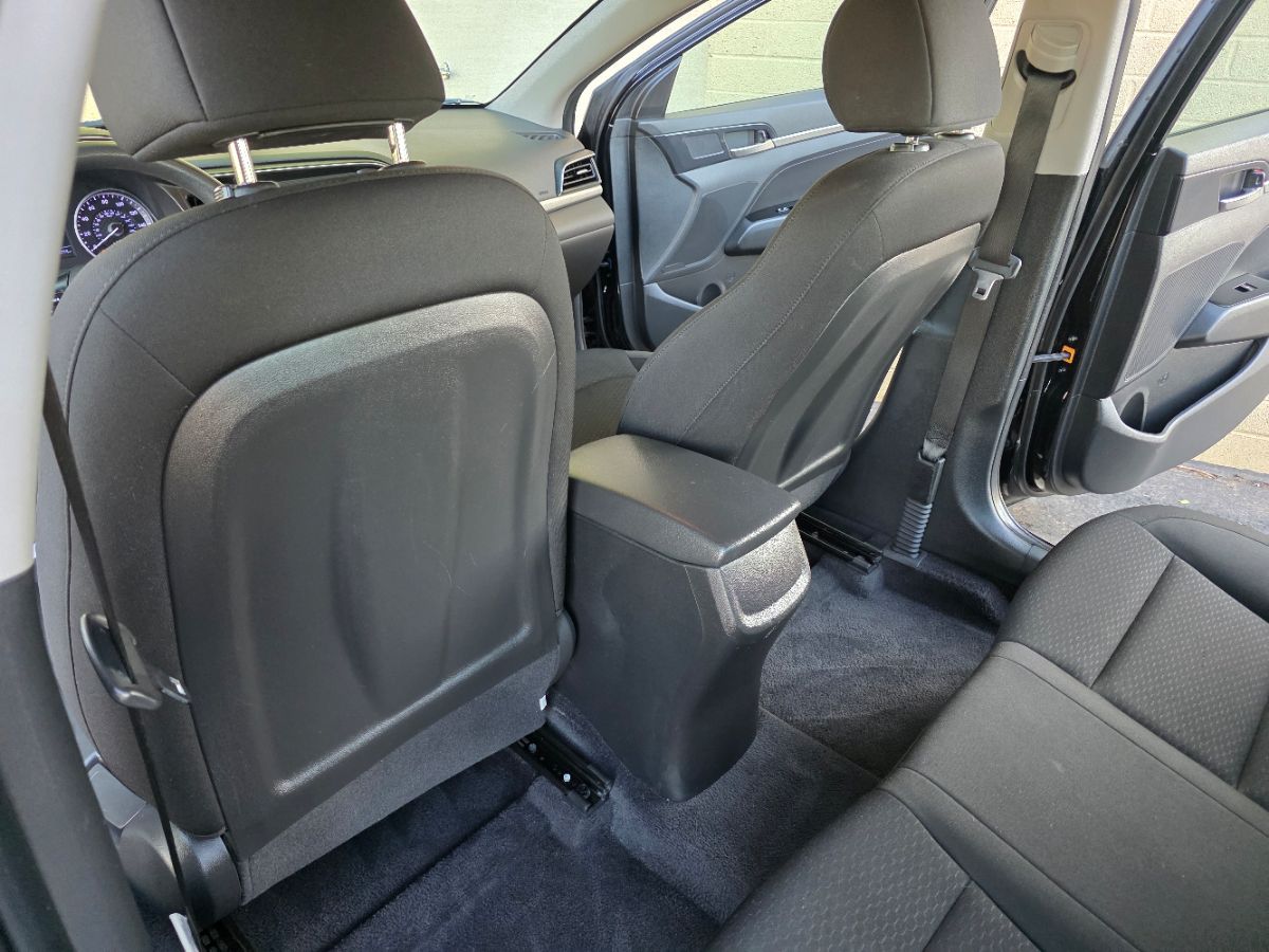 2020 Hyundai Elantra SE photo 4