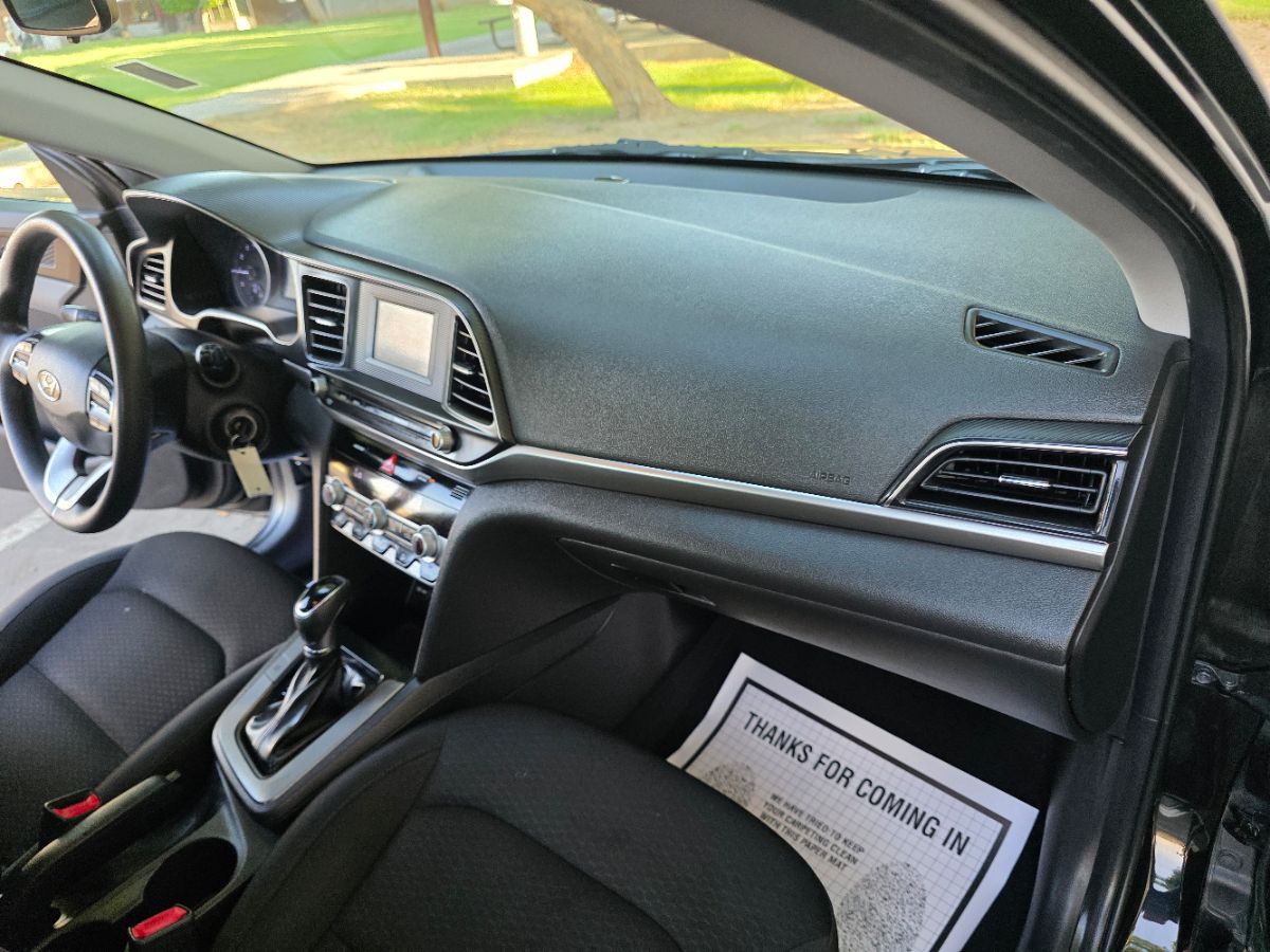 2020 Hyundai Elantra SE photo 13
