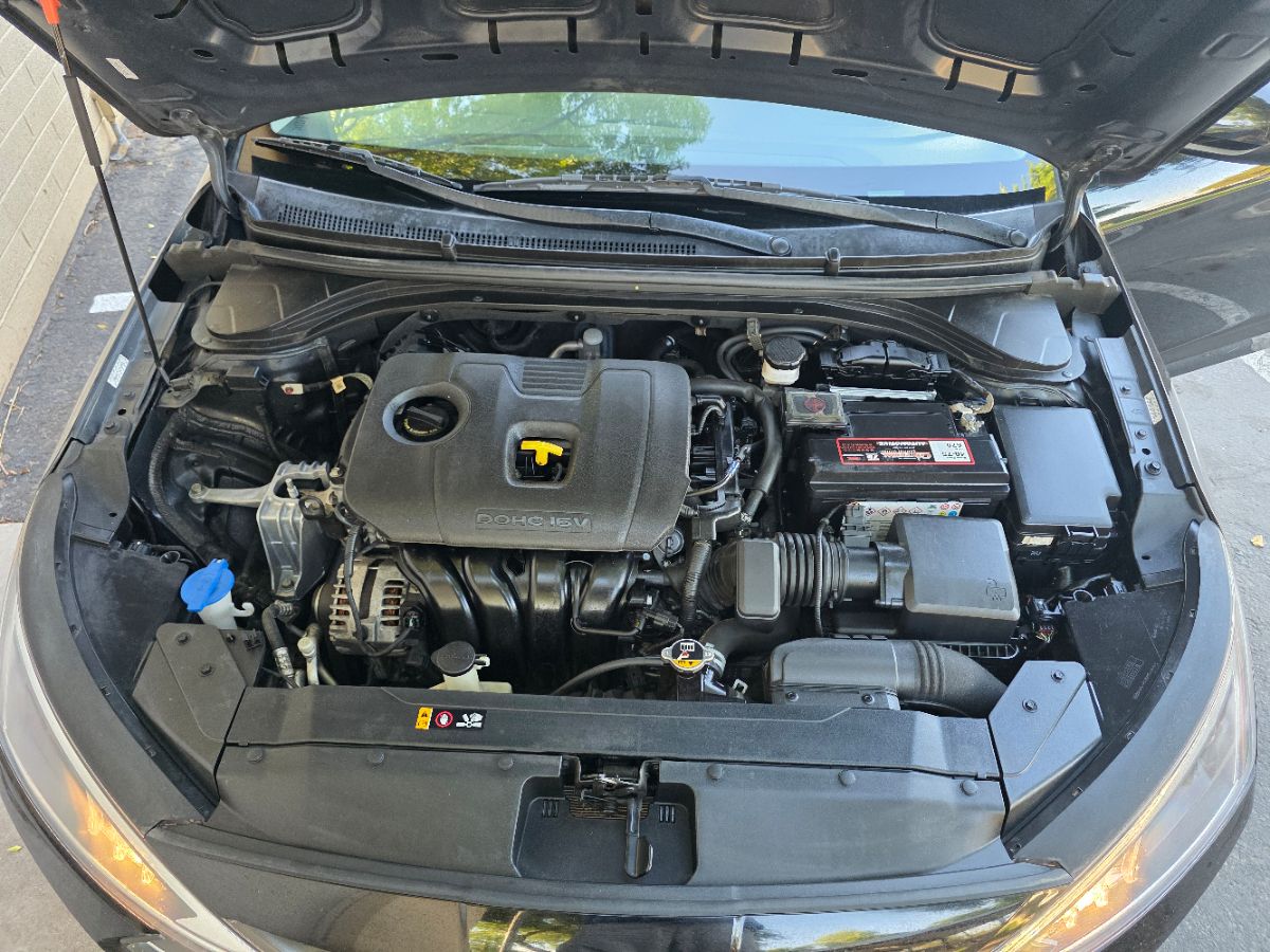 2020 Hyundai Elantra SE photo 17