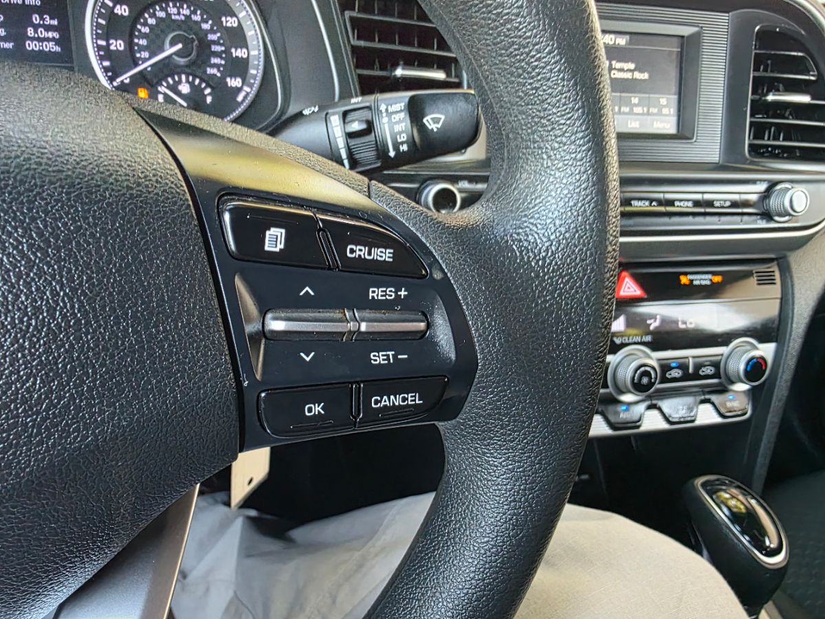 2020 Hyundai Elantra SE photo 19