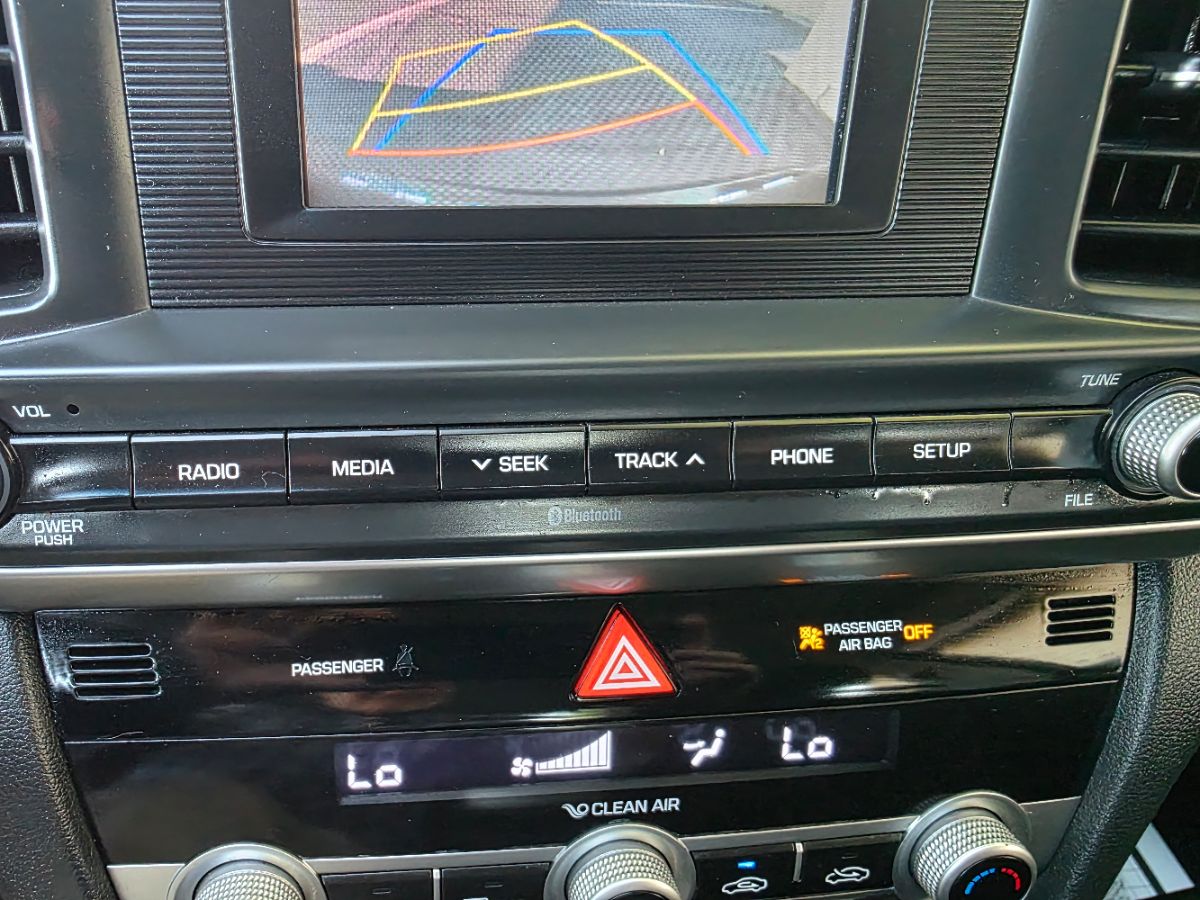 2020 Hyundai Elantra SE photo 25