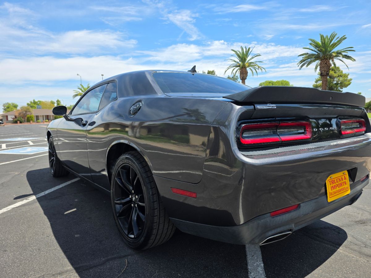 2018 Dodge Challenger SXT photo 6