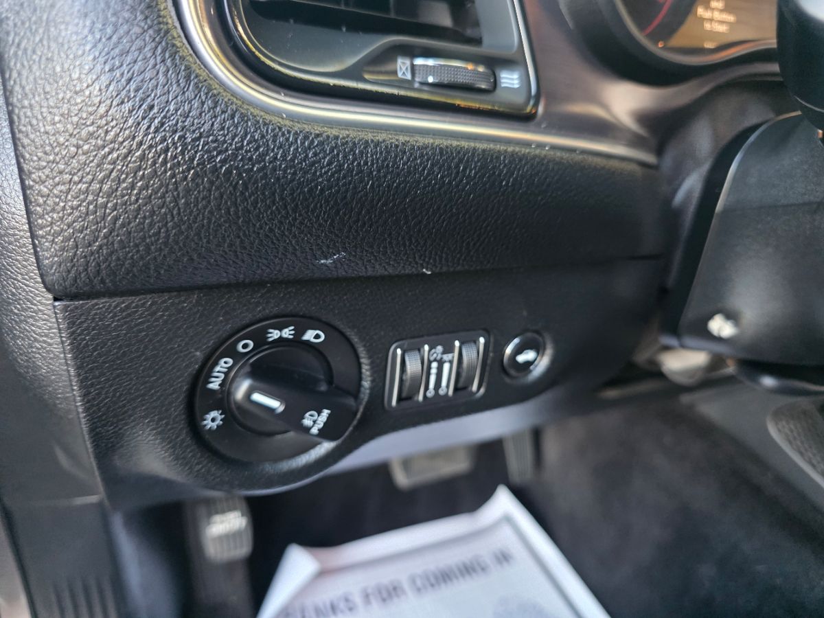2018 Dodge Challenger SXT photo 13